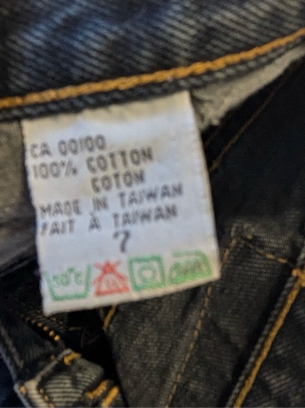 Jorts -Jordache Vintage 100% cotton no stretch 90s denim shorts high wa… - Picture 7 of 7